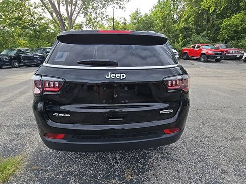 Used 2022 Jeep Compass Latitude AWD/4WD image 6