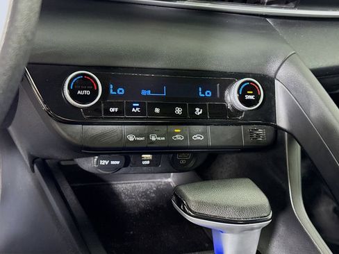Certified 2022 Hyundai Elantra SEL FWD image 8