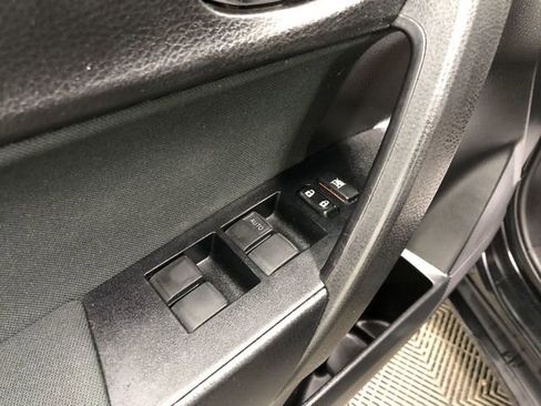 Used 2016 Toyota Corolla LE image 13