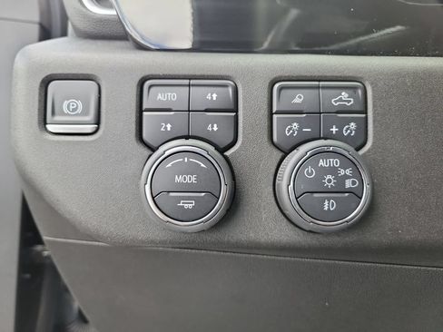 Used 2024 Chevrolet Silverado 3500 High Country w/ Midnight Edition AWD/4WD image 18