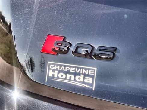 Used 2024 Audi SQ5 Prestige image 8