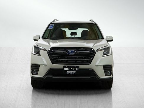 Used 2023 Subaru Forester Premium image 8
