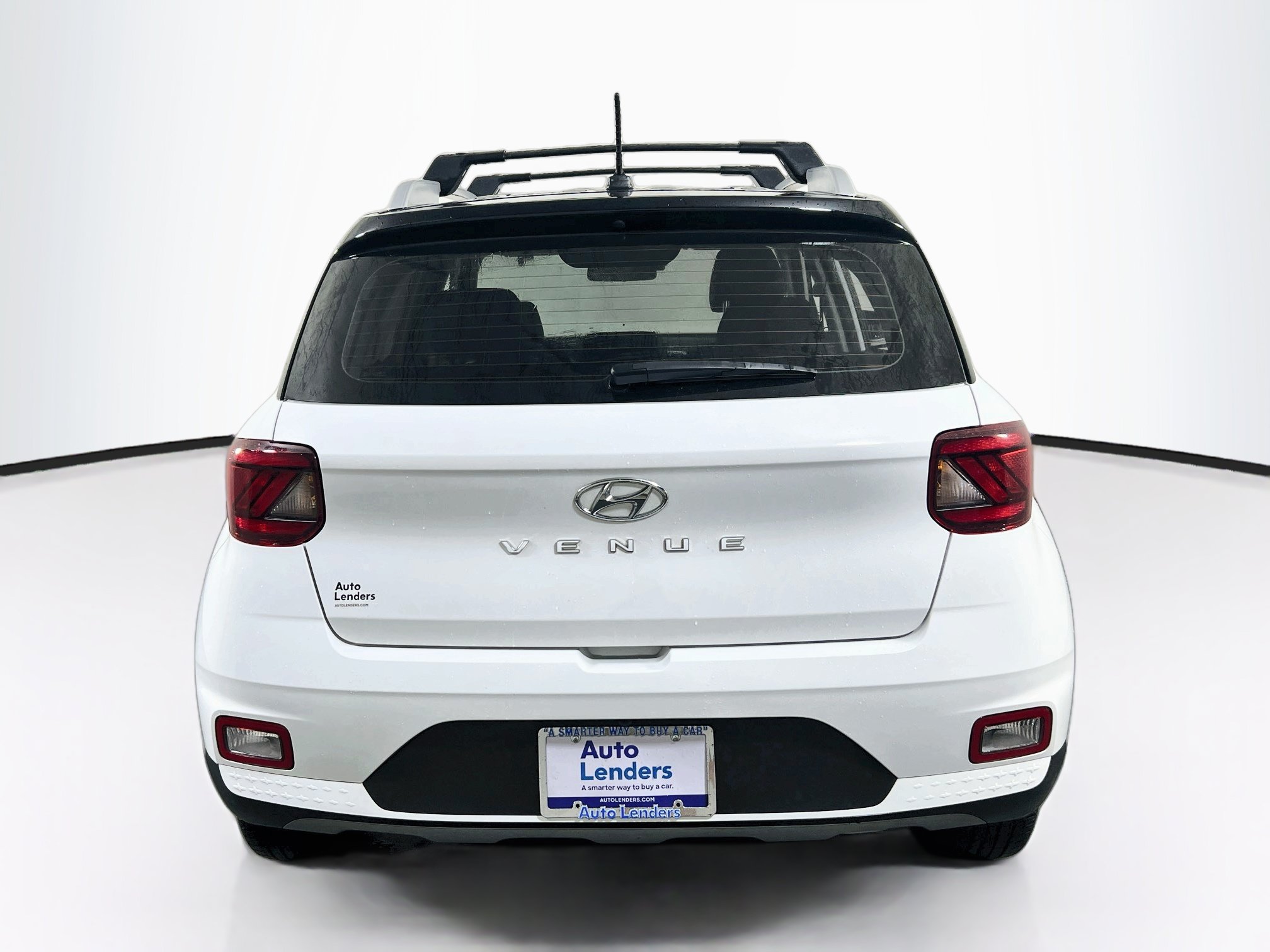 Used 2023 Hyundai Venue Limited FWD image 6