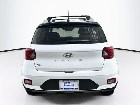 Used 2023 Hyundai Venue Limited FWD image 6