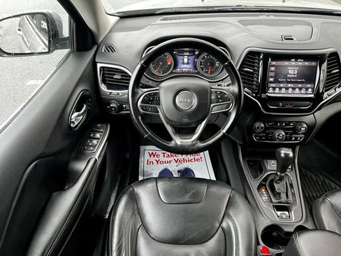 Used 2019 Jeep Cherokee Limited image 70