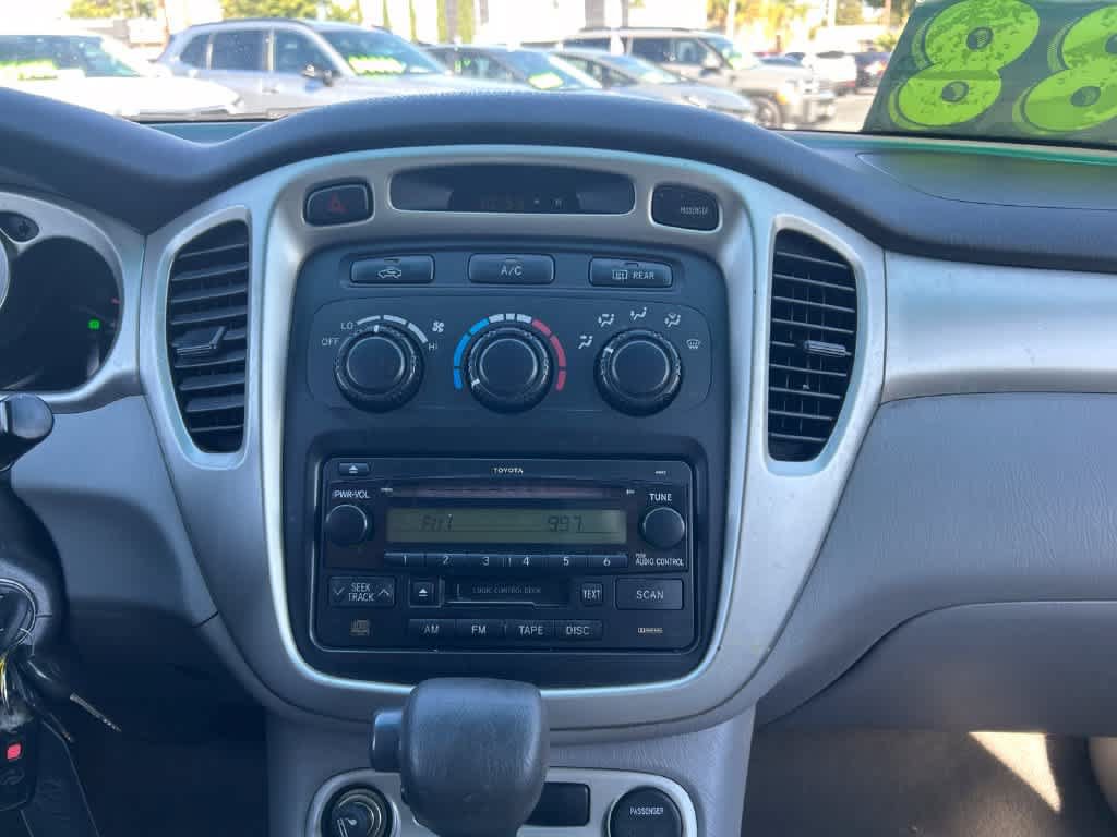 Used 2005 Toyota Highlander 2WD V6 w/ Preferred Pkg image 16