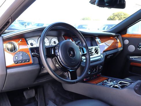 Used 2011 Rolls-Royce Ghost RWD image 25