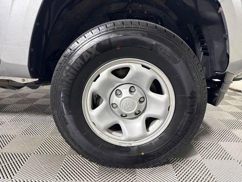 Used 2023 Toyota Tacoma SR AWD/4WD image 12