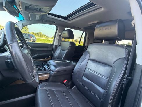 Used 2018 GMC Yukon Denali AWD/4WD image 12