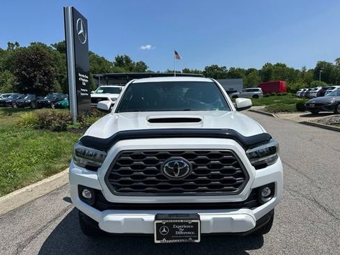 Used 2022 Toyota Tacoma TRD Sport w/ Technology Package AWD/4WD image 8