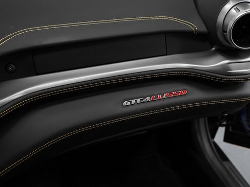 Used 2018 Ferrari GTC4Lusso image 34