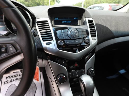 Used 2014 Chevrolet Cruze LT FWD image 17