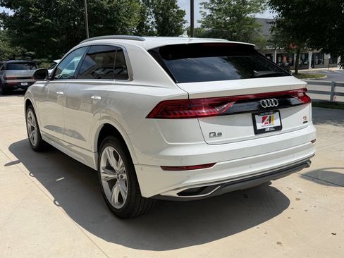 Used 2023 Audi Q8 Premium w/ Convenience Package AWD/4WD image 6
