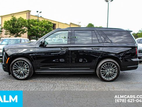 Used 2026 Cadillac Escalade Platinum Sport w/ LPO, Floor Liner Package AWD/4WD image 6