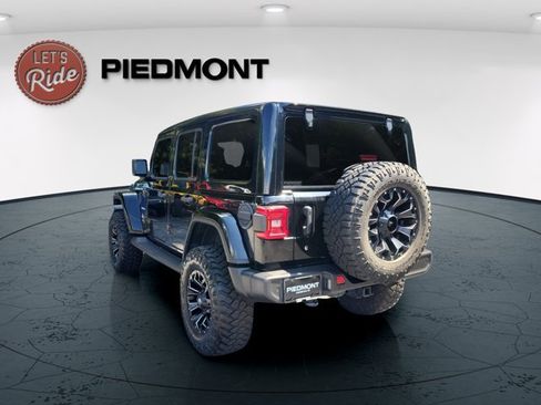 Used 2018 Jeep Wrangler Unlimited Sahara AWD/4WD image 7