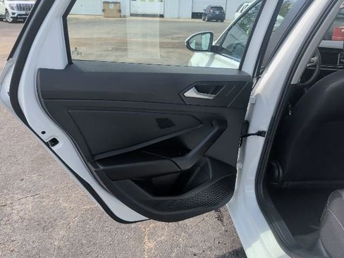 Used 2022 Volkswagen Jetta S image 12