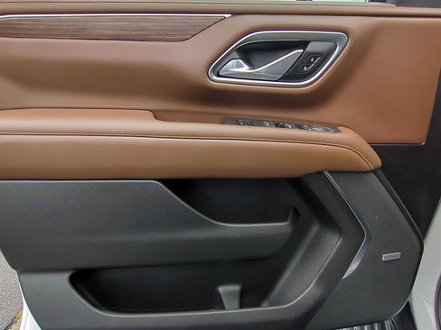 Used 2021 Chevrolet Suburban High Country image 10