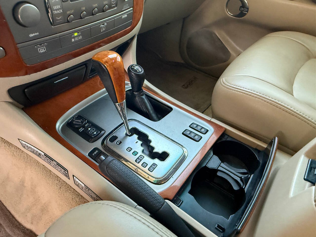 Used 2006 Lexus LX 470 4WD w/ Preferred Accessory Pkg image 20