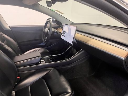 Used 2020 Tesla Model 3 Standard Range Plus image 11