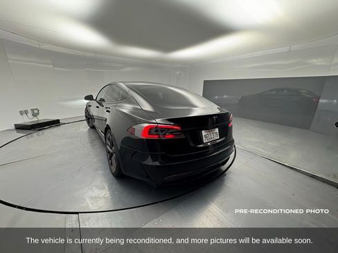 Used 2022 Tesla Model S image 3