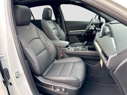 Certified 2024 Cadillac XT4 Premium Luxury w/ Active Safety Package image 22