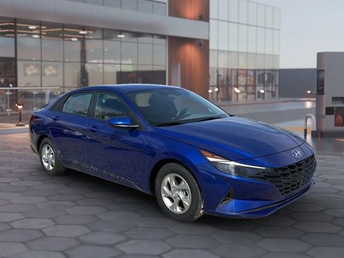 Used 2023 Hyundai Elantra SE FWD image 15