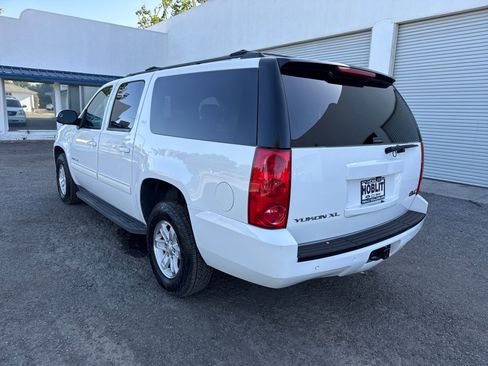 Used 2014 GMC Yukon XL SLT RWD image 3