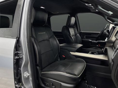 Used 2019 RAM 2500 Laramie image 32