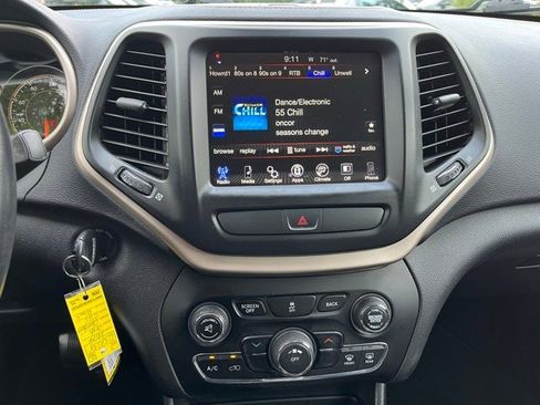 Used 2017 Jeep Cherokee Latitude image 7