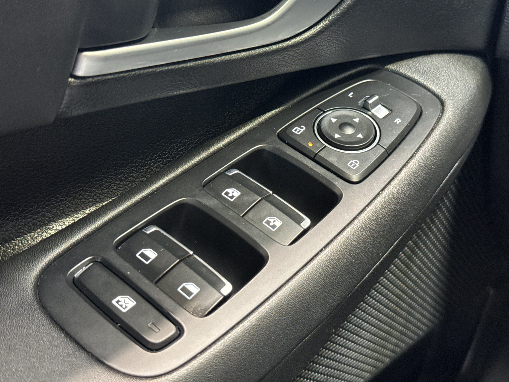 Used 2025 Hyundai Sonata SEL FWD image 30
