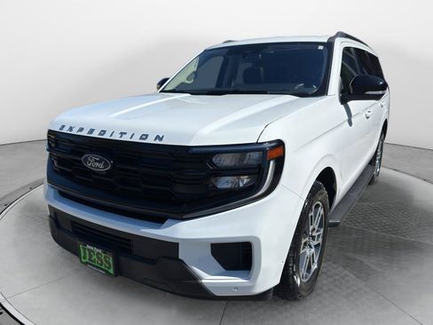 Used 2025 Ford Expedition Active AWD/4WD image 1
