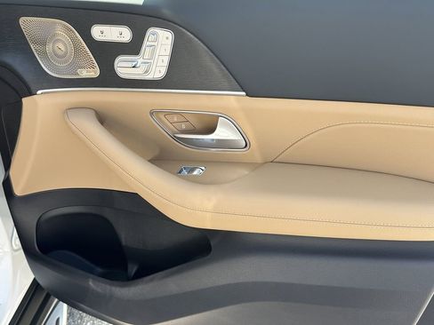 New 2026 Mercedes-Benz GLS 450 4MATIC image 16
