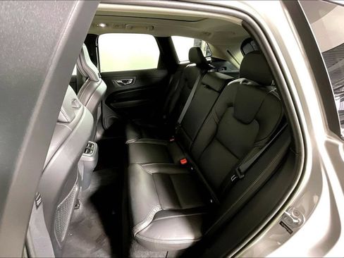 Used 2023 Volvo XC60 B5 Ultimate w/ Protection Package Premier FWD image 25