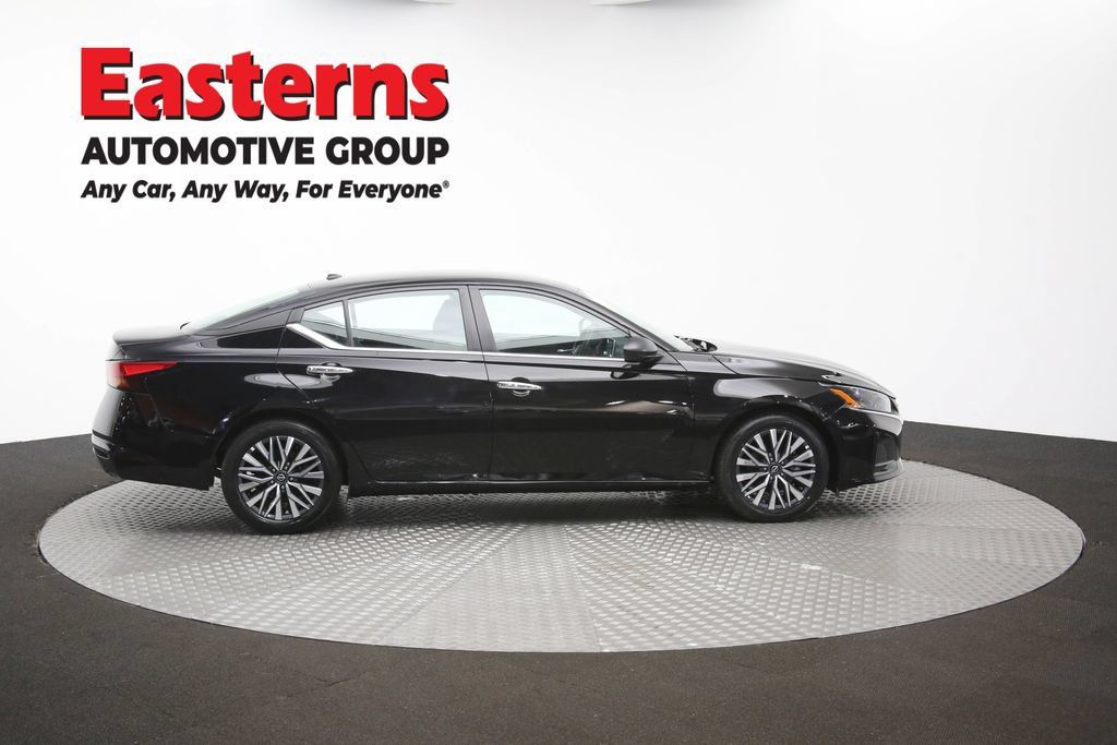 Used 2025 Nissan Altima 2.5 SV FWD image 44