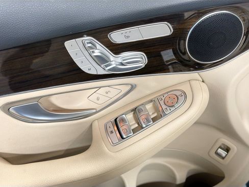Used 2022 Mercedes-Benz GLC 300 image 23