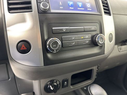 Used 2021 Nissan Frontier SV w/ SV Utility Package image 9