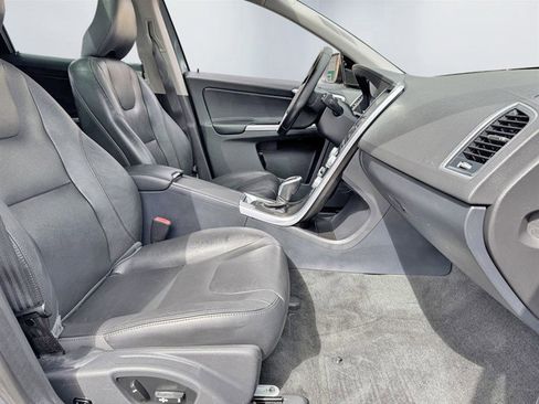 Used 2016 Volvo XC60 T5 Premier image 23