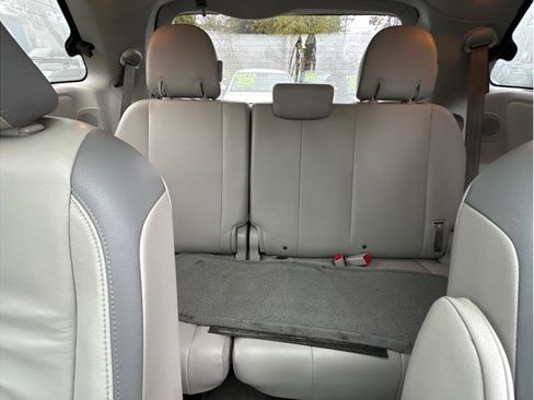 Used 2012 Toyota Sienna Limited image 20