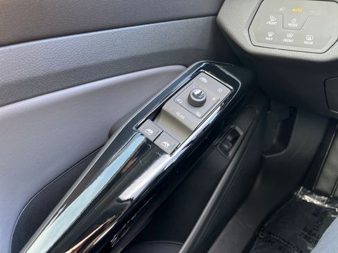 New 2025 Volkswagen ID.4 Pro S Plus image 23