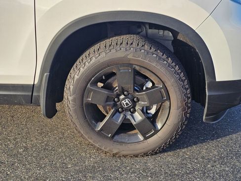 Used 2025 Honda Ridgeline Black Edition image 9