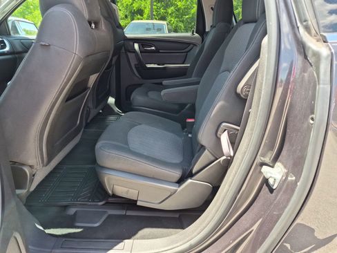Used 2016 Chevrolet Traverse LT w/ Style and Technology Package FWD image 19