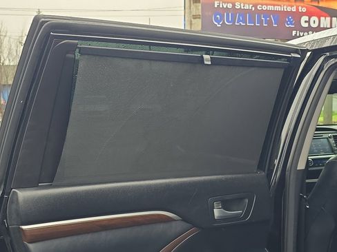 Used 2015 Toyota Highlander Limited Platinum image 27