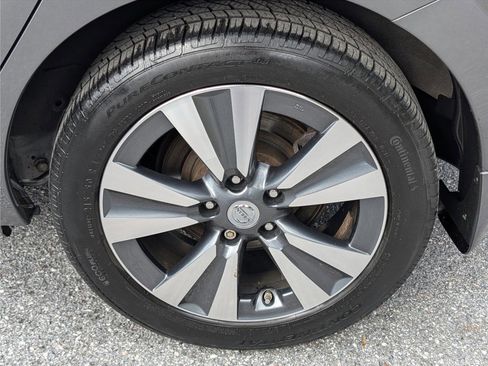 Used 2015 Nissan Leaf SL w/ Premium Package FWD image 11