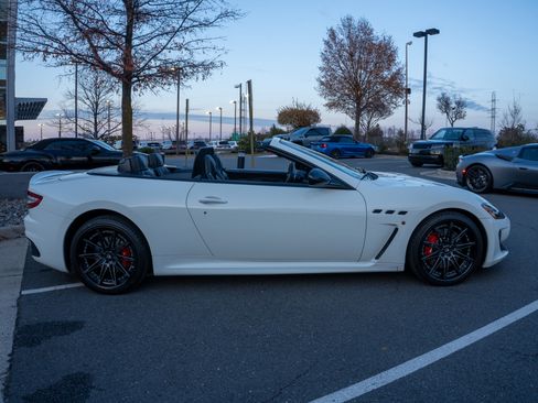 Used 2013 Maserati GranTurismo Sport image 35