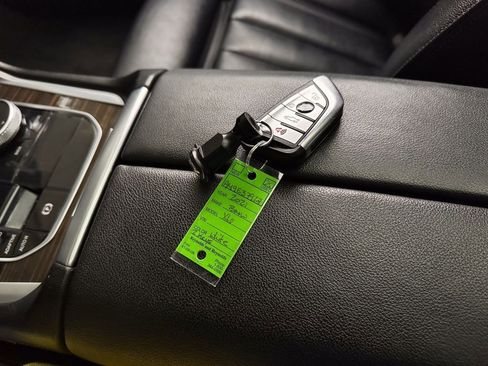 Used 2021 BMW X6 sDrive40i w/ Premium Package image 32