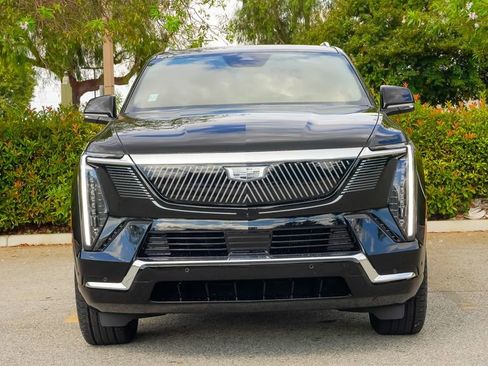 New 2026 Cadillac Escalade IQL Luxury image 4