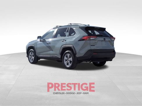 Used 2022 Toyota RAV4 XLE w/ Convenience Package AWD/4WD image 11