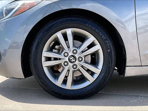 Used 2018 Hyundai Elantra SEL FWD image 10