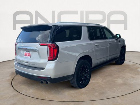 Used 2022 GMC Yukon XL Denali AWD/4WD image 10