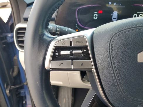 Used 2024 Kia Telluride EX w/ EX Captain's Chair Package image 17